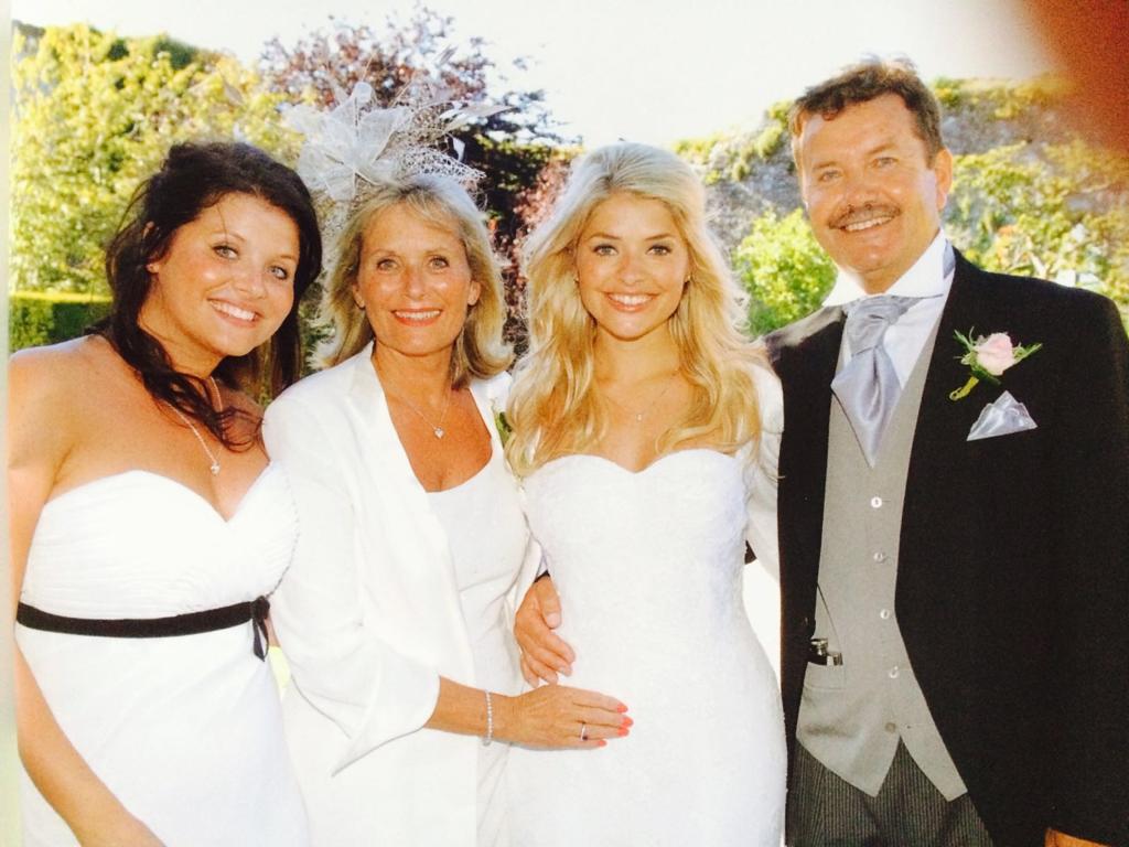 Holly willoughby store wedding dress