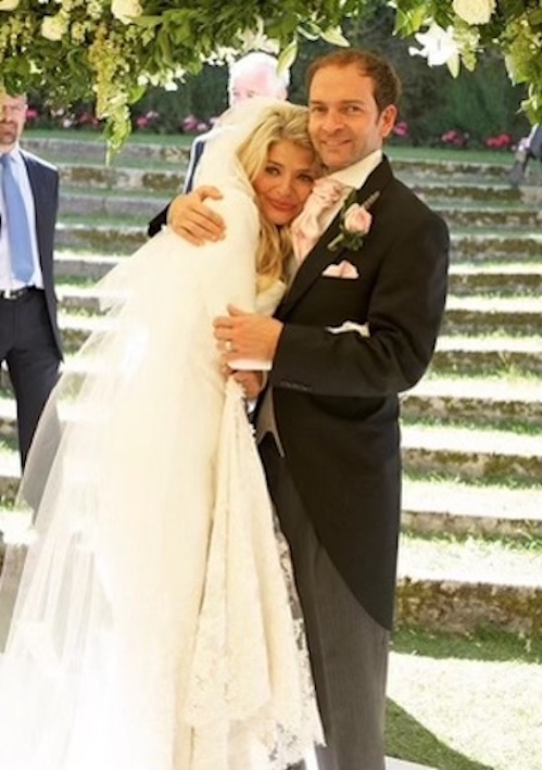 The secret details inside Holly Willoughby s wedding day