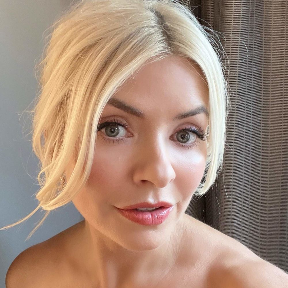 Every makeup product Holly Willoughby used for the NTAs red carpet