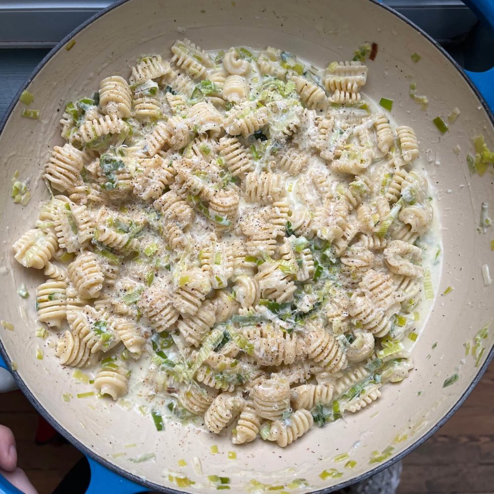 Leek and gorgonzola pasta for cheese lovers
