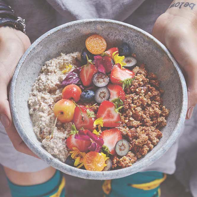 Peanut butter overnight oats & home-made granola crunch