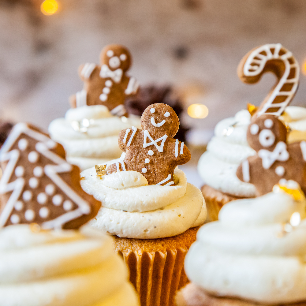 Gingerbread latte cupcakes recipe with mini gingerbread decoration