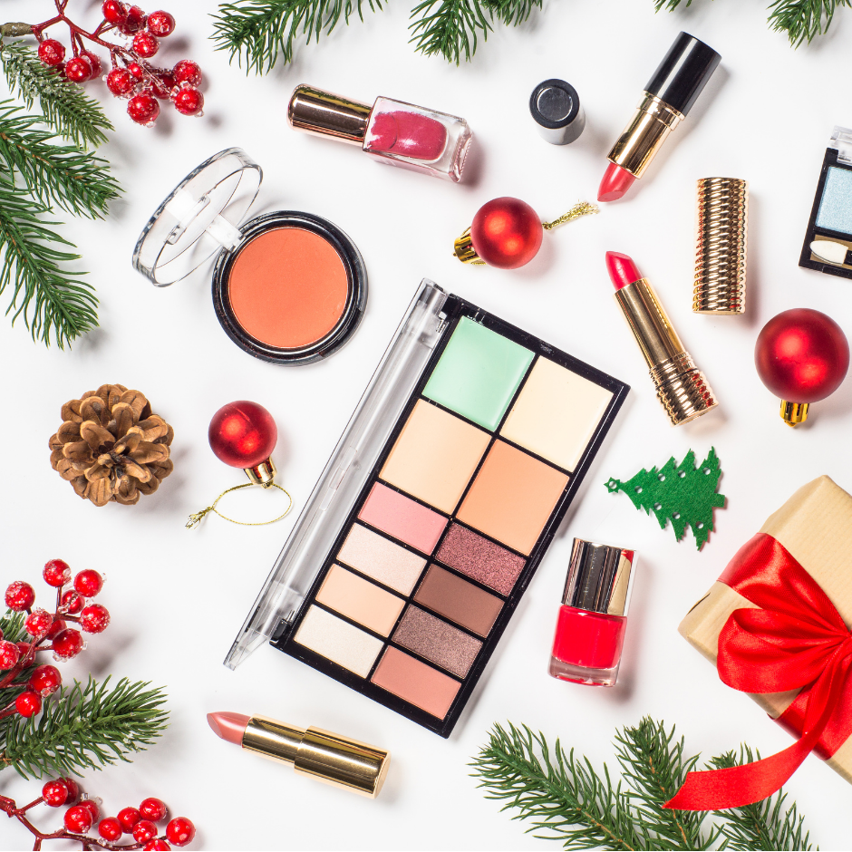 15 Makeup Looks That Will Get You In The Holiday Spirit