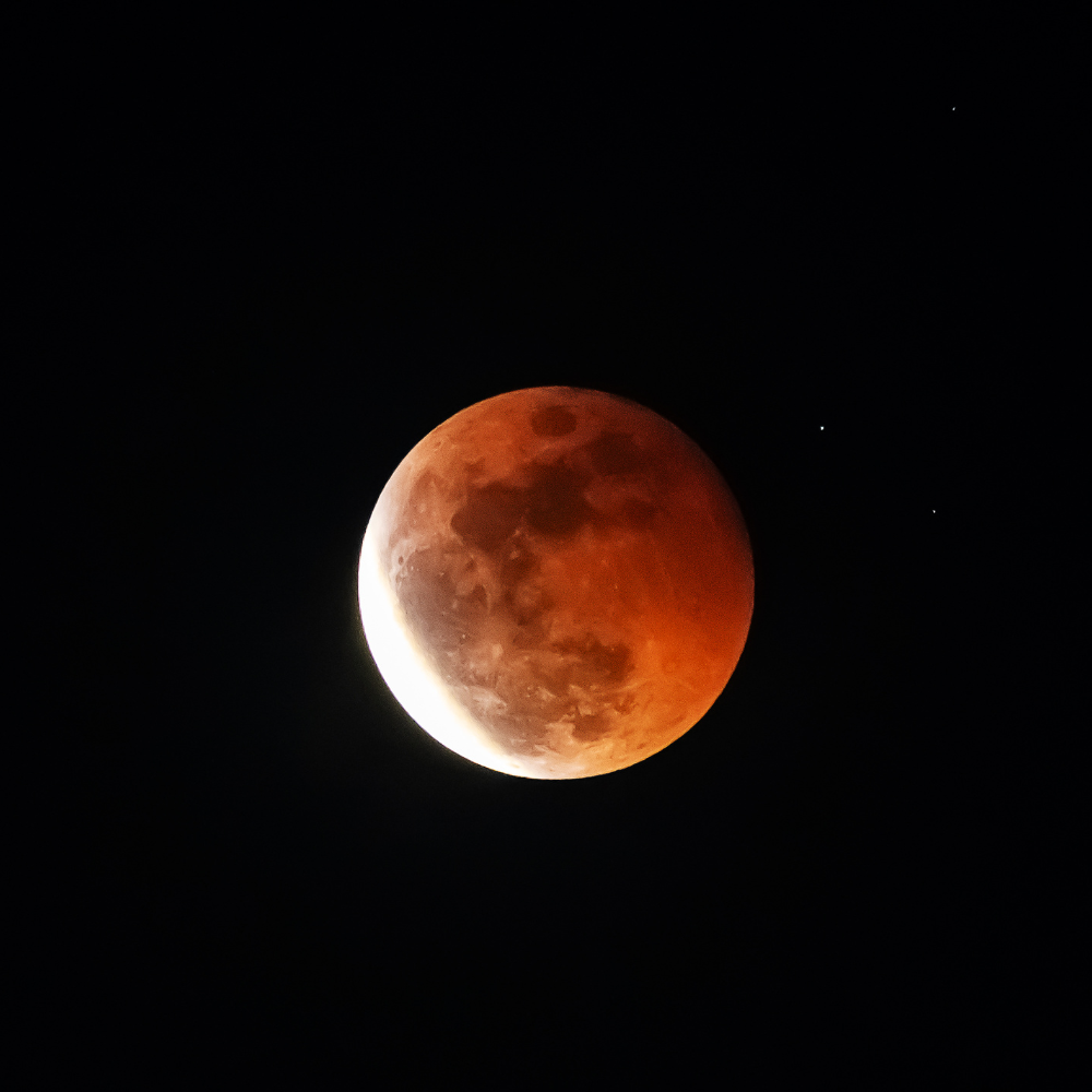 Blood Moon Total Lunar Eclipse: The Sky’s Fiery Message You Can’t Ignore