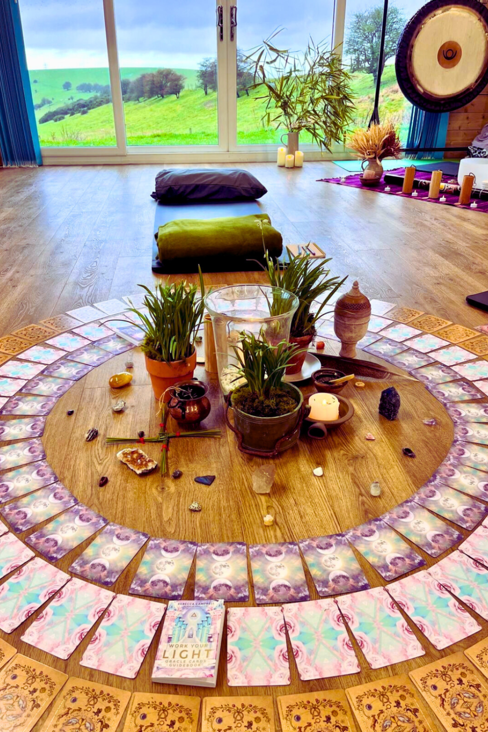 How Oracle Cards Actually Work: Why Holly Willoughby Is Using Them